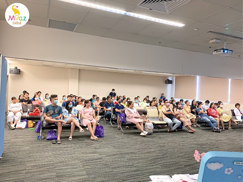Hội thảo tiền sản thu hút hàng trăm mẹ bầu tham dự