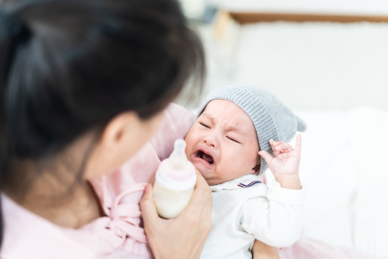 Nguyên nhân bé không chịu bú bình