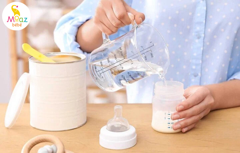 Vì sao cần pha nước đúng 40 độ để pha sữa cho bé?