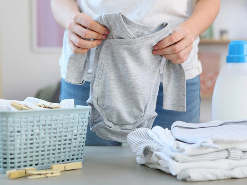 Vì sao phải giặt đồ sơ sinh mới mua về?